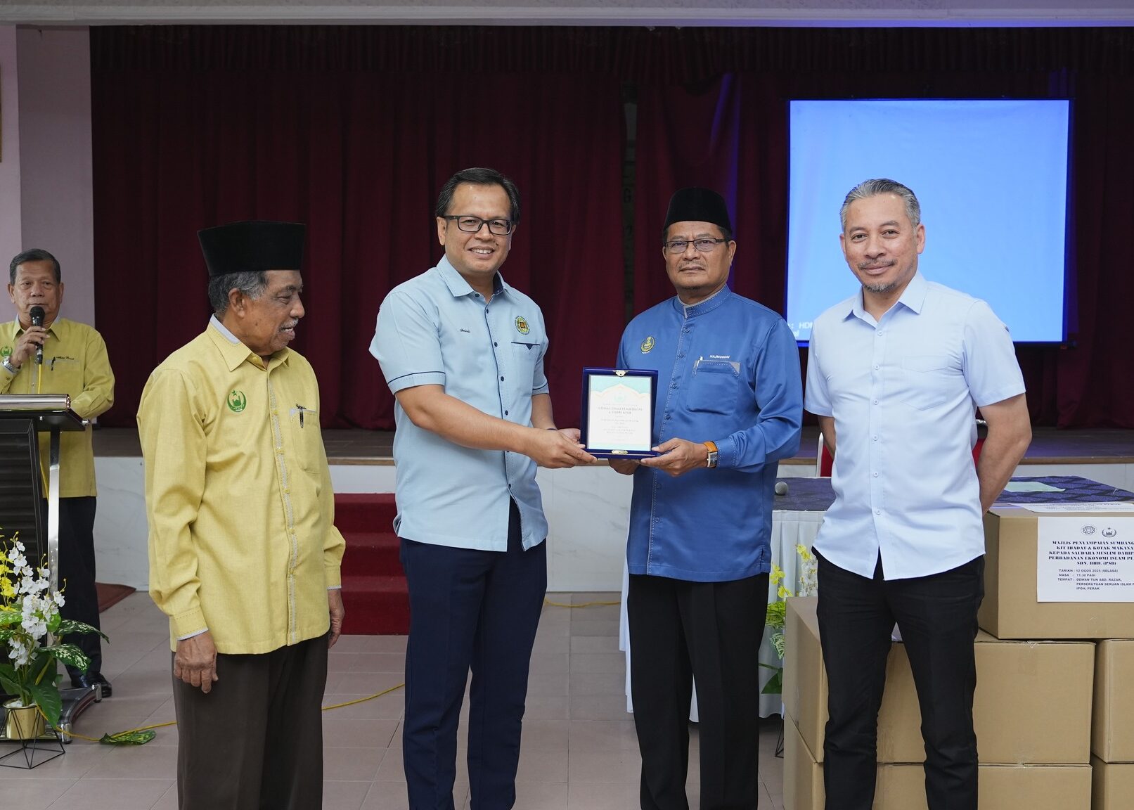 PSB-PERKIM: PENYAMPAIAN KIT IBADAH DAN KOTAK MAKANAN